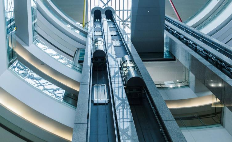 智能升降技术的引入使电梯的运行更加智能化和高效化